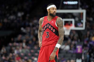 अपने सर्वोत्तम प्रयास कीजिए! इंग्राम ने 20 में से 10 शॉट्स, 6 रिबाउंड और 3 सहायता पर 29 अंक बनाए।