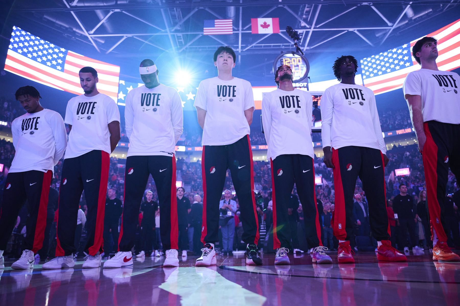 उन्होंने चौंकाने वाला उलटफेर करते हुए पहले क्वार्टर में 22 अंक बनाए! ट्रेल ब्लेज़र्स के आज के प्रदर्शन का मूल्यांकन करने के लिए एक शब्द का प्रयोग करें।