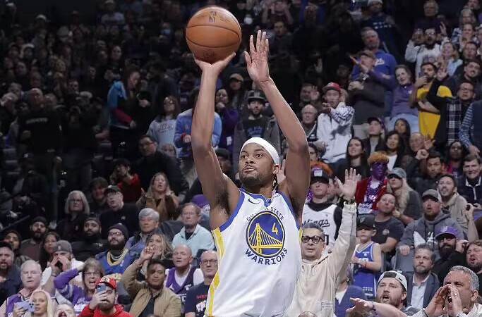 दोनों ने सीज़न का नया उच्चतम स्कोर बनाया! रिचर्ड ने 15 में से 10 शॉट्स पर 30 अंक बनाए, जबकि मूडी ने 28 अंक बनाए।