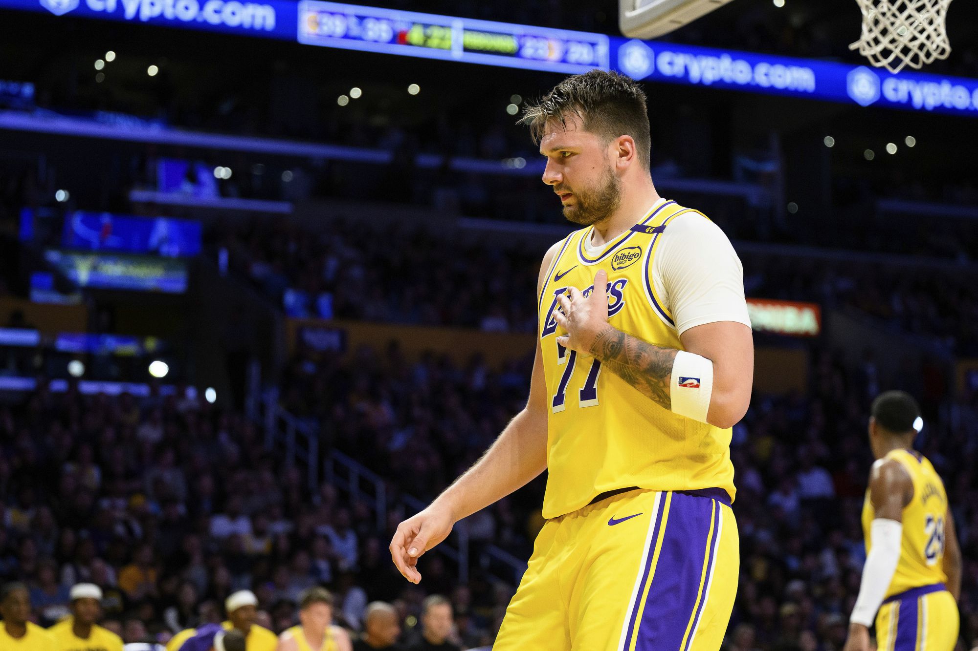 प्रतिस्पर्धी स्थिति सुस्त है! डोंसिक और रीव्स ने केवल 32 अंक बनाए और 9 त्रुटियां कीं