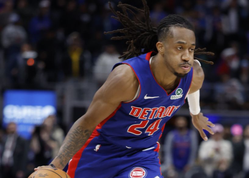 पिस्टन को मिला खजाना! जेनकिंस ने पिछले 2 गेम में 21+6+7.5 का औसत बनाया और तीन-पॉइंटर्स में पूर्ण बराबरी हासिल की।